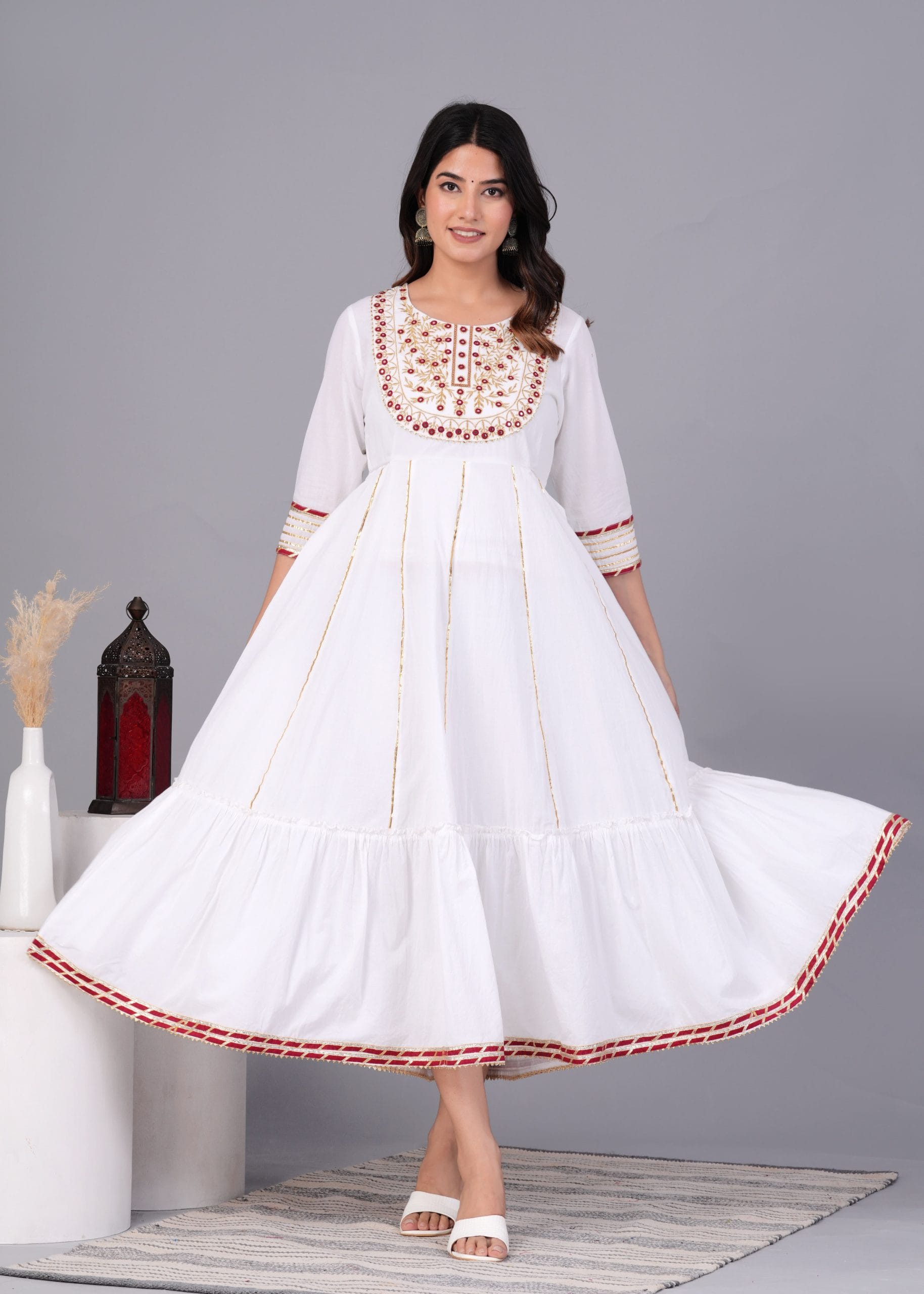 Ishya White Anarkali Kurta by Vaaki