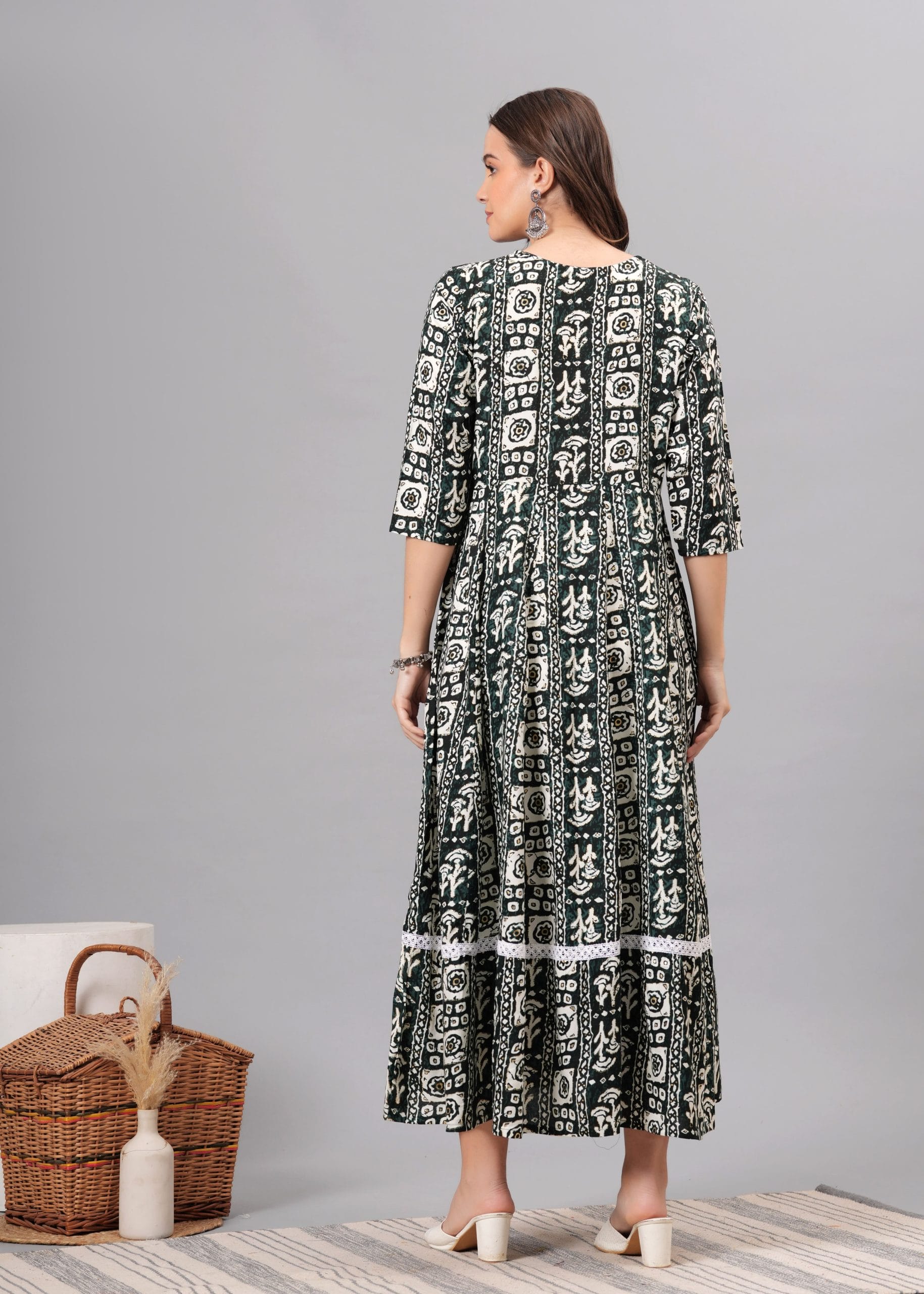 Tvara Grey Printed Anarkali Flared Kurta - View 2