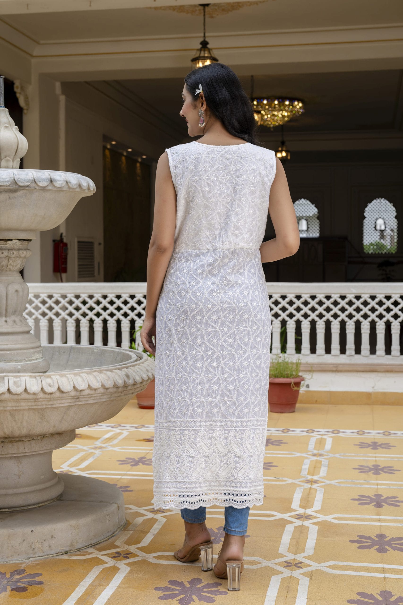 Aarvi White Chikankari Sleeveless Straight Kurti - View 2