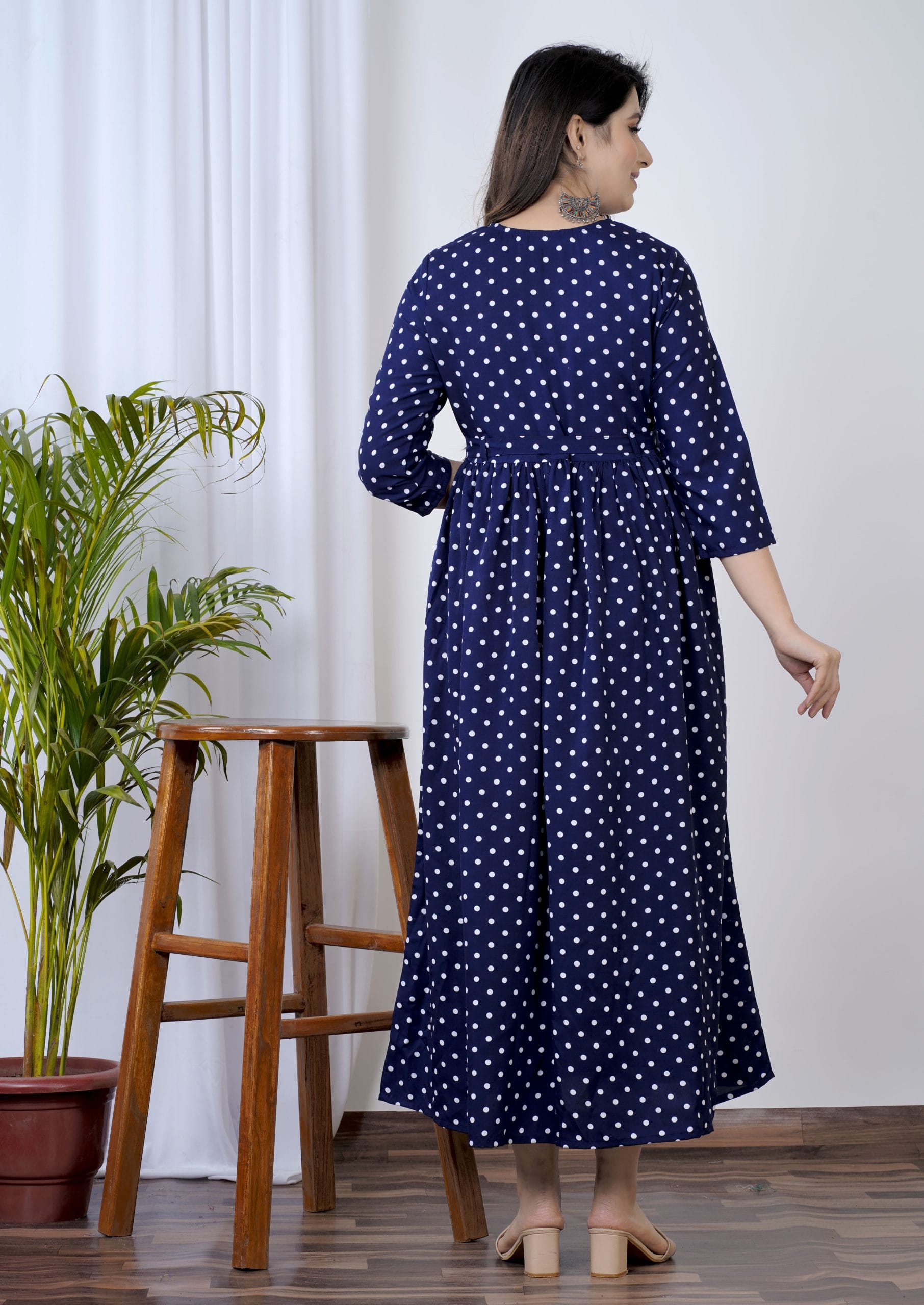 Avira Navy Blue Belted Anarkali Kurta - View 2