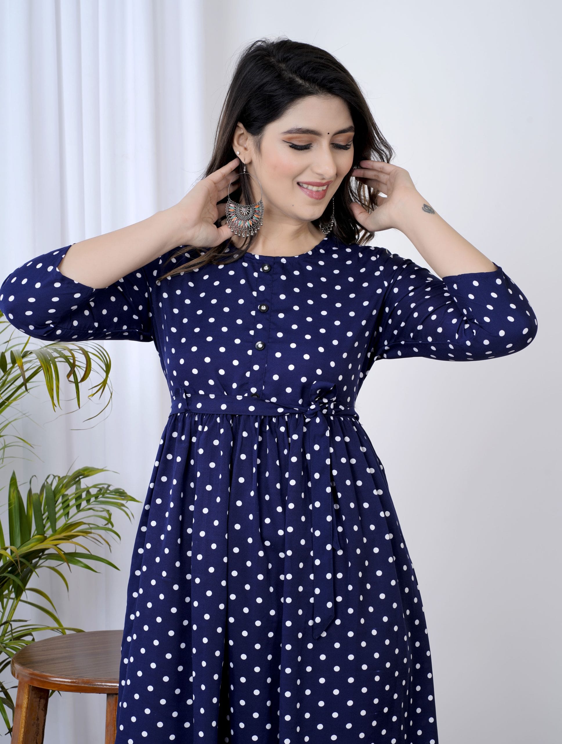 Avira Navy Blue Belted Anarkali Kurta - View 3